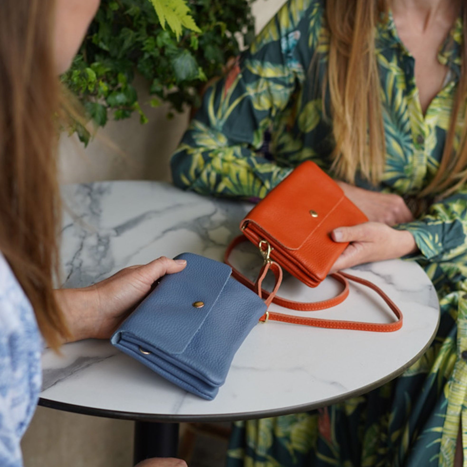 Como Shoulder and Clutch Bag Olive Green | Betsy & Floss