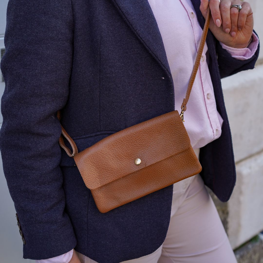 Como Shoulder and Clutch Bag Olive Green | Betsy & Floss