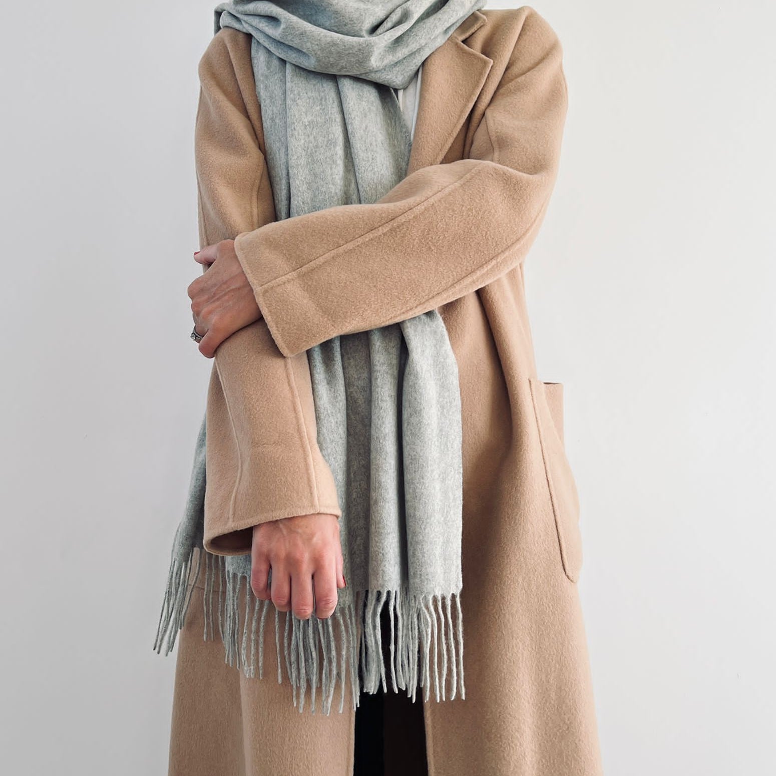 Oversized Cashmere Scarf Light Grey | Betsy & Floss