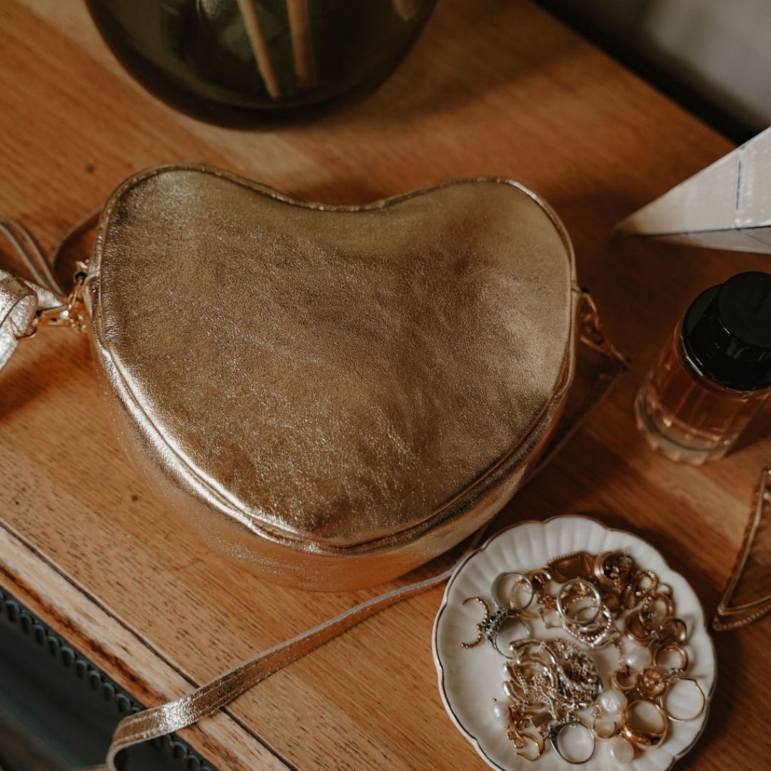 Venice Heart Bag Gold | Betsy & Floss