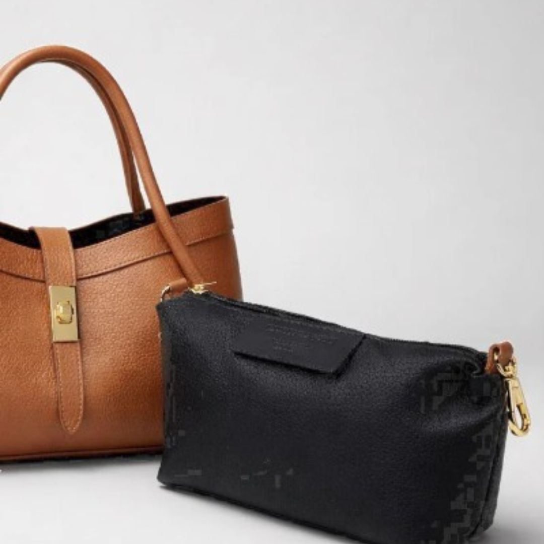 Adria Leather Handbag Navy | Betsy & Floss