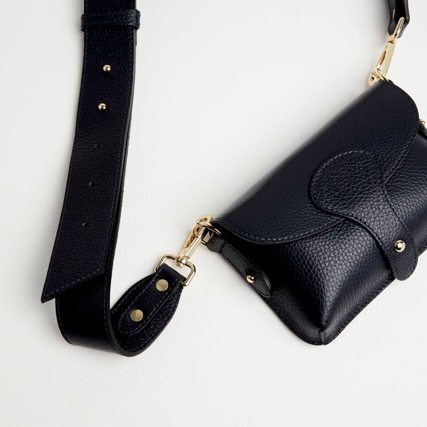 Luca Small Crossbody Bag Black | Betsy & Floss