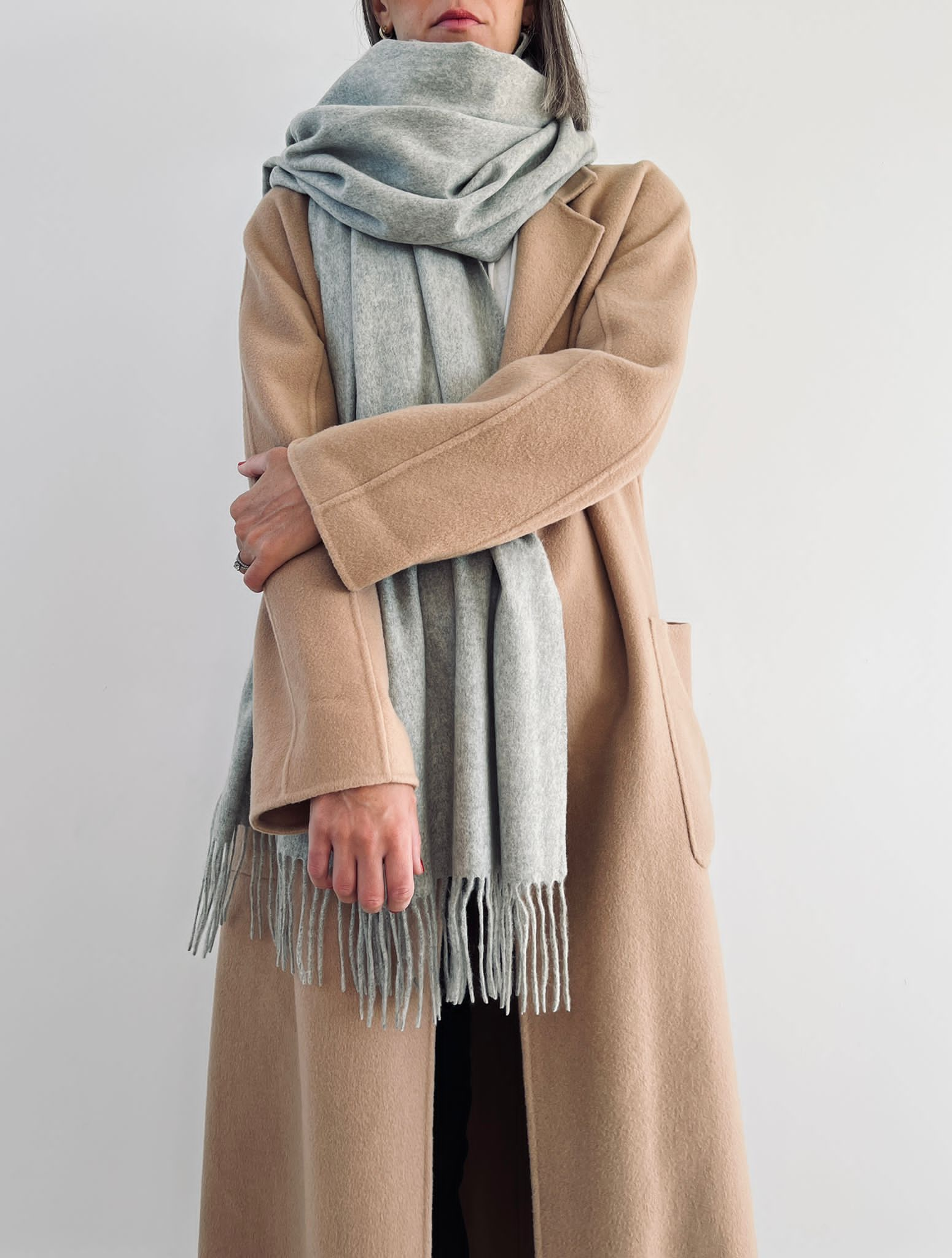 Oversized Cashmere Scarf Light Grey | Betsy & Floss